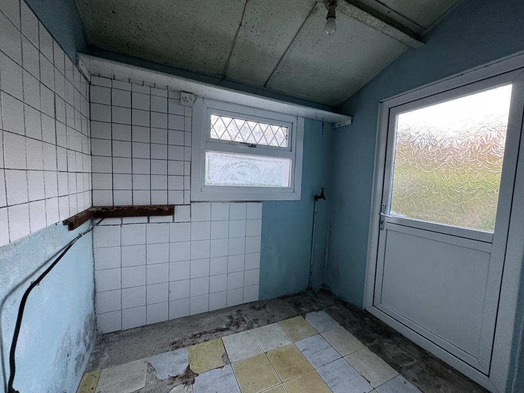 Side Porch/KItchenette