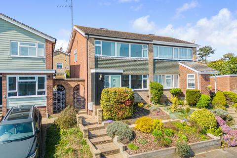 3 Beechfield, Sawbridgeworth, CM21 9NG