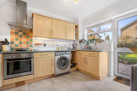 3 Beechfield, Sawbridgeworth, CM21 9NG