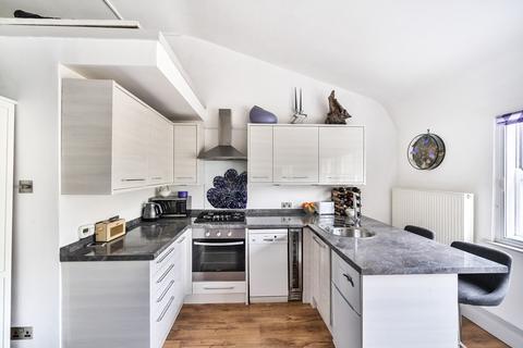 2 bedroom apartment for sale, Dorchester Street, Bath BA1