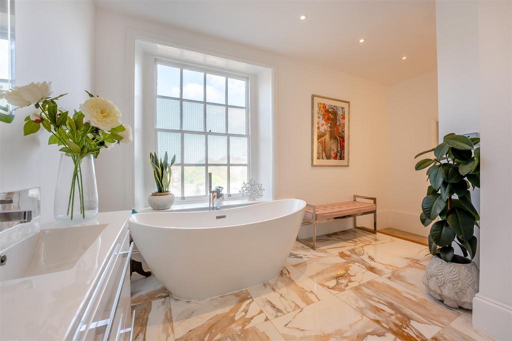 Ensuite Bathroom