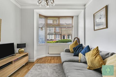 2 bedroom cottage for sale, Landseer Road, EN1