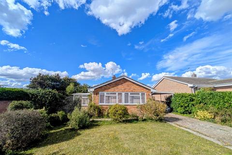 2 bedroom detached bungalow for sale, Field House Gardens, Diss IP22