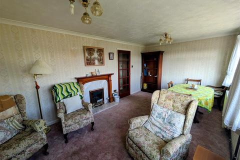 2 bedroom detached bungalow for sale, Field House Gardens, Diss IP22
