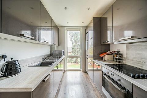2 bedroom flat for sale, Aldenham Court, Edgware HA8
