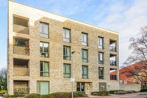 2 bedroom flat for sale, Aldenham Court, Edgware HA8