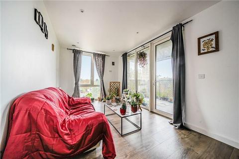 2 bedroom flat for sale, Aldenham Court, Edgware HA8