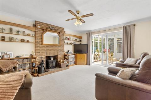 4 bedroom detached house for sale, Hawks Road, Hailsham