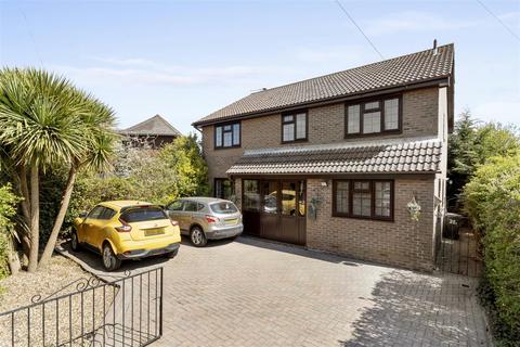 4 bedroom detached house for sale, Hawks Road, Hailsham