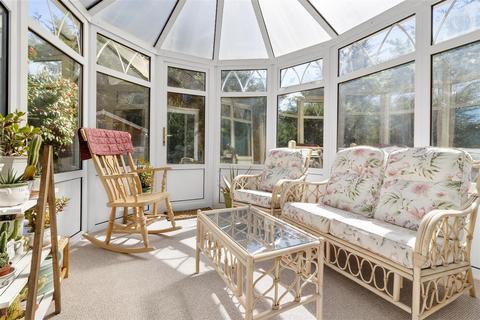 4 bedroom detached house for sale, Hawks Road, Hailsham