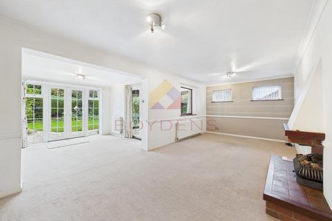 4 bedroom detached bungalow for sale, Sterling Close, COLCHESTER CO3