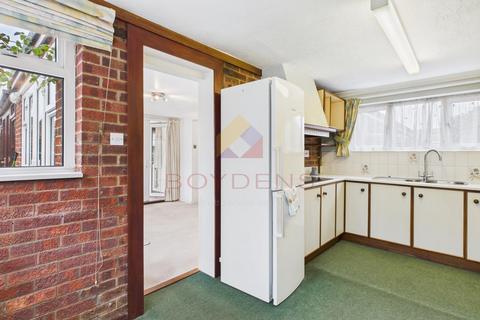 4 bedroom detached bungalow for sale, Sterling Close, COLCHESTER CO3