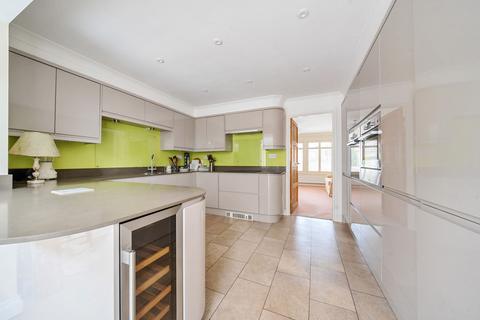 2 bedroom detached bungalow for sale, Stafford Road, Petersfield, GU32