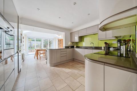 2 bedroom detached bungalow for sale, Stafford Road, Petersfield, GU32