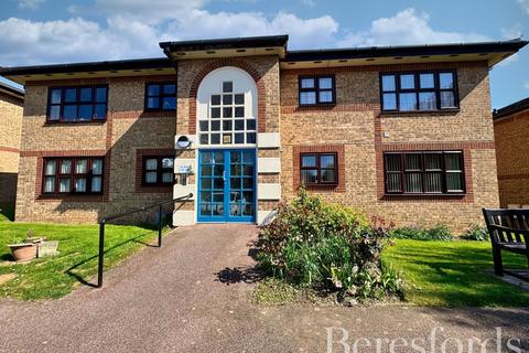 1 bedroom apartment for sale, Abbs Cross Gardens, Hornchurch, RM12