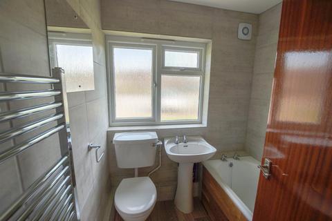 2 bedroom apartment to rent, Hawthorn Close, Chichester