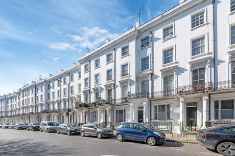 1 bedroom flat for sale, Gloucester Terrace, W2