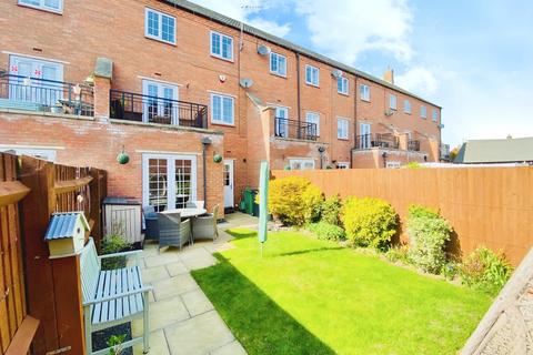 4 bedroom townhouse for sale, Empingham Drive, Syston, LE7