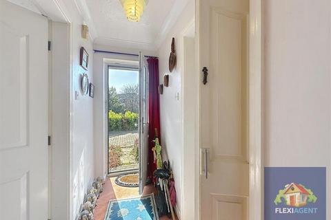 2 Bartons Close, Southport, PR9 8NF