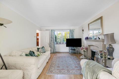 4 bedroom detached house for sale, Pine Grove, Brookmans Park, AL9