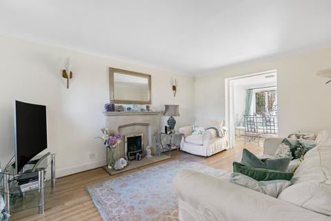 4 bedroom detached house for sale, Pine Grove, Brookmans Park, AL9