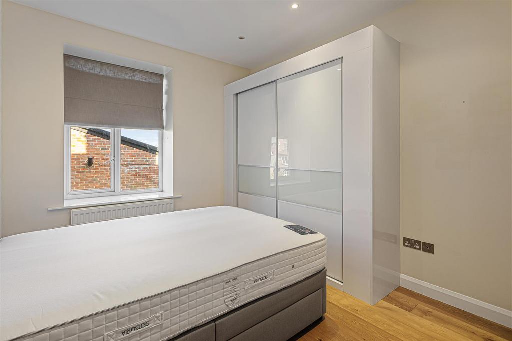 Apt 5 The Garth 16.jpg