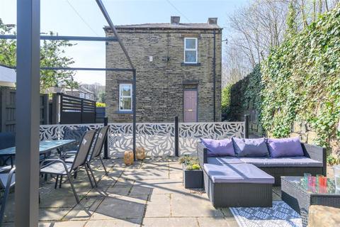 4 bedroom detached house for sale, Sunnyleigh, St. Giles Road Halifax, Yorkshire, HX3 8BG