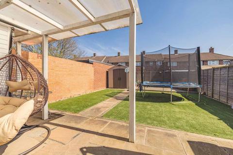 14 Bell Close, Slough, SL2 5UQ