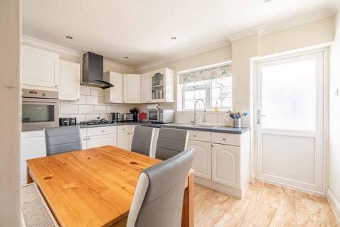14 Bell Close, Slough, SL2 5UQ