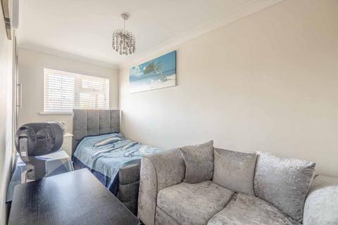 14 Bell Close, Slough, SL2 5UQ
