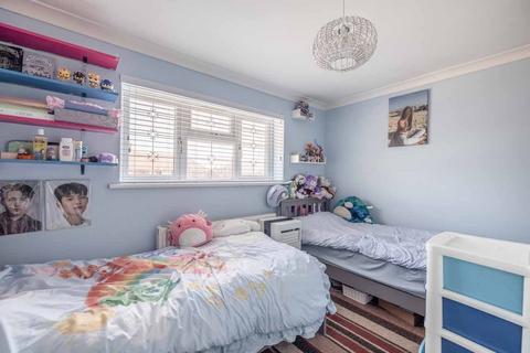 14 Bell Close, Slough, SL2 5UQ