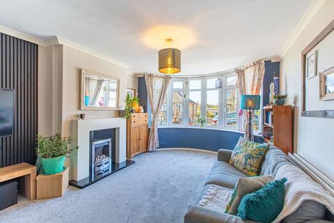 22 Carr Manor Place, Leeds, LS17 5DL