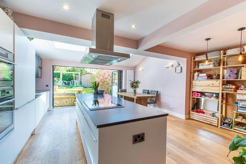 22 Carr Manor Place, Leeds, LS17 5DL