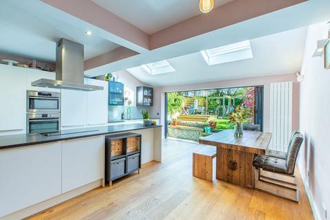 22 Carr Manor Place, Leeds, LS17 5DL
