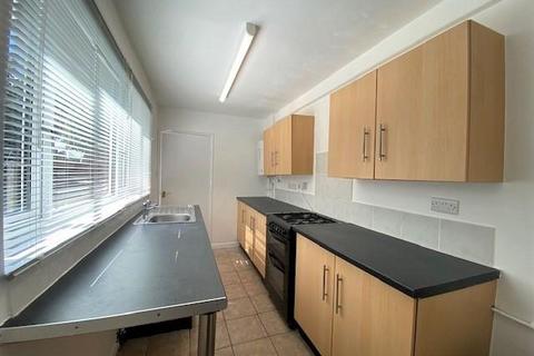 2 bedroom terraced house to rent, Victoria Street, Newcastle ST5
