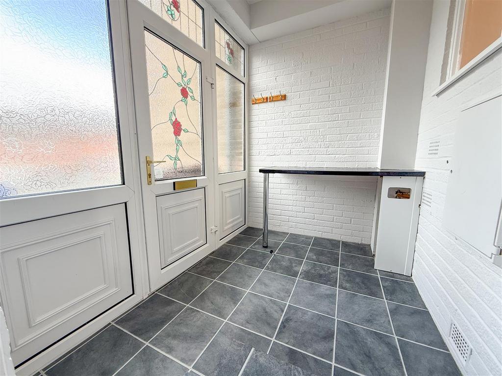 Entrance porch/utility