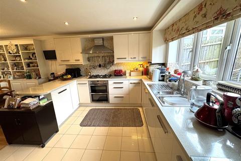 4 bedroom detached house for sale, Culver Street, Newent GL18