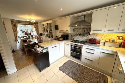 4 bedroom detached house for sale, Culver Street, Newent GL18