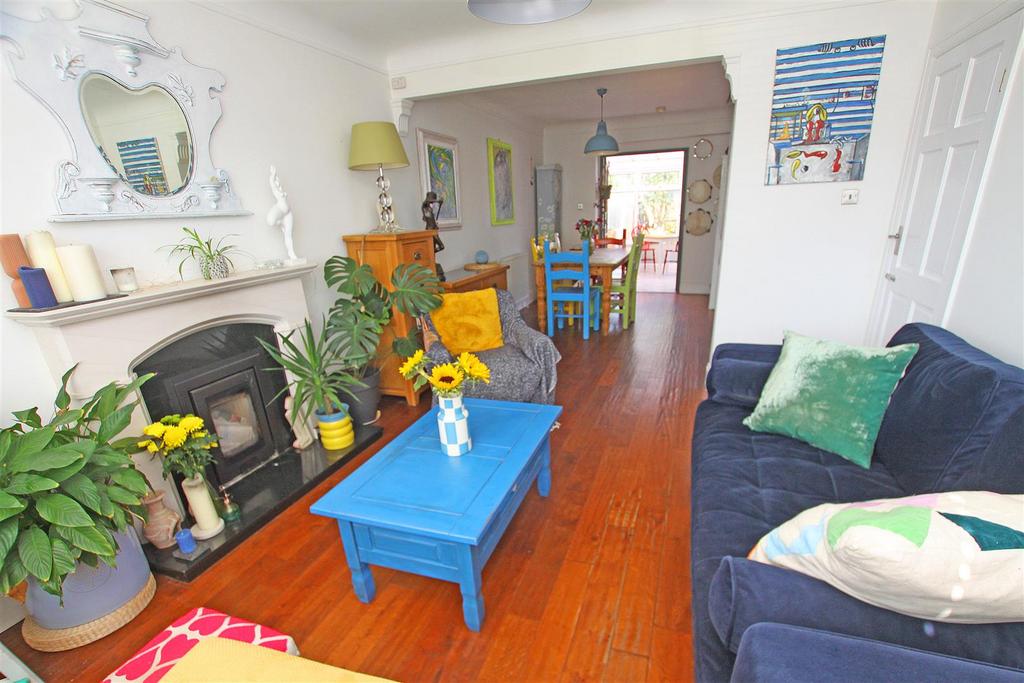 Sitting area b.jpg