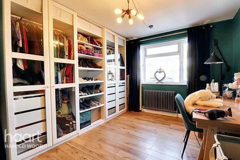 52 Prospect Road, Hornchurch, RM11 3TZ