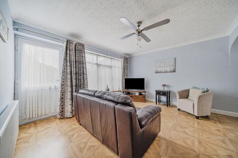 undefined, Holmwood Close, Bedfordshire LU5