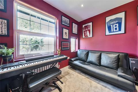 19 Field Way, Ruislip, HA4 7LY