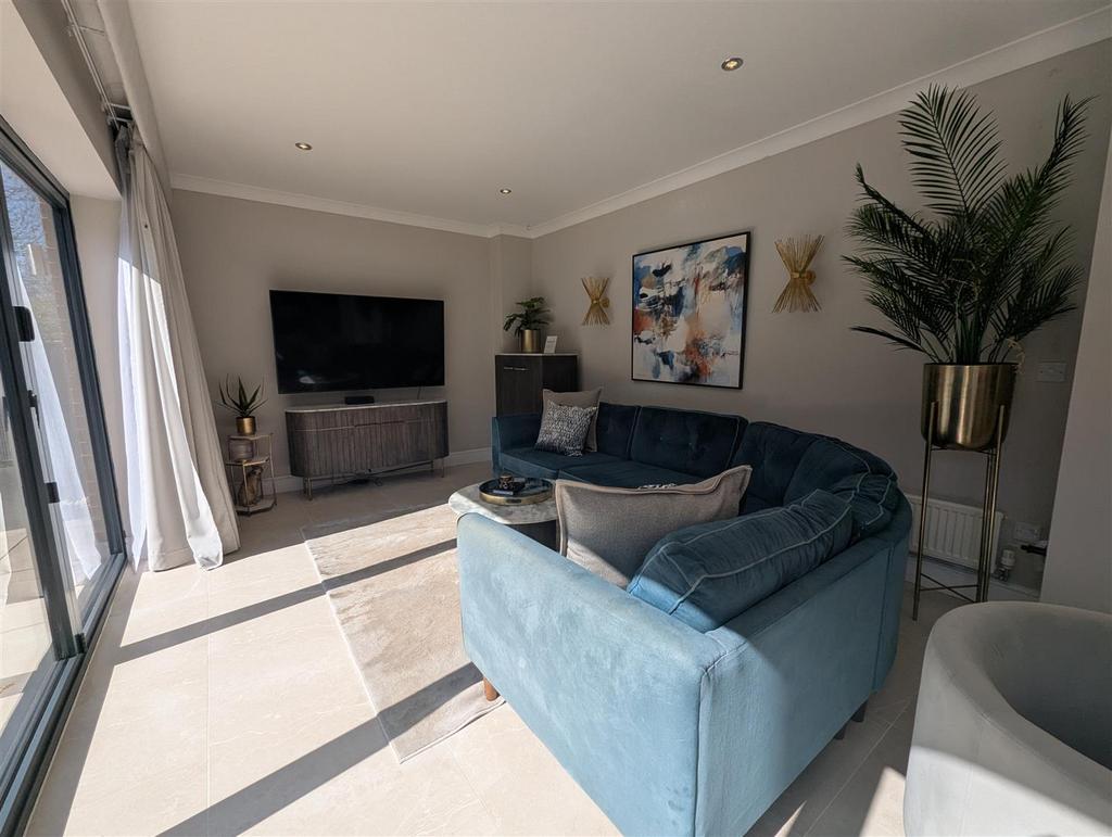Dining/Sitting Area