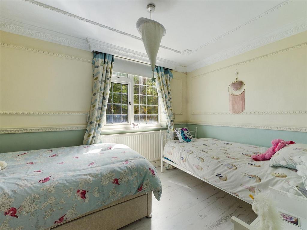 Bed 4.jpg