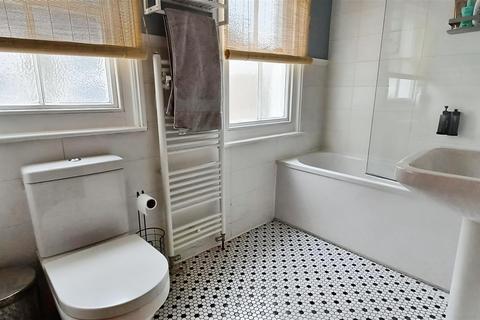 53 Roebuck Road, Rochester, ME1 1UE