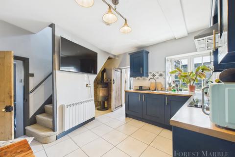 3 bedroom cottage for sale, High Street, Faulkland
