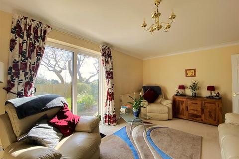6 Callums Walk, Bexhill-on-sea, TN40 2JF