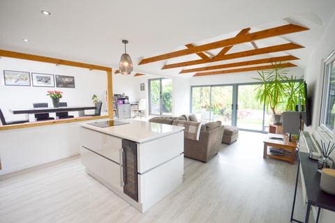 undefined, The Creek, Sunbury-on-Thames TW16