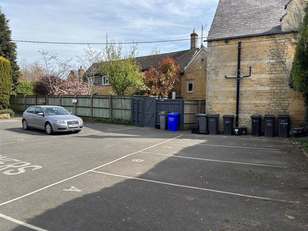 Parking.jpg