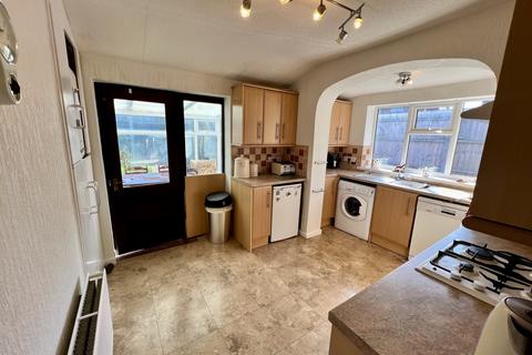 2 bedroom bungalow for sale, Grasmere Avenue, Thornton FY5